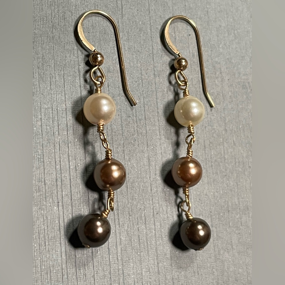 Classy dangly earrings
